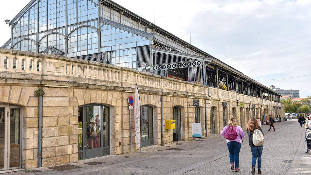 Réhabilitation d'un office du tourisme sous les halles de Niort