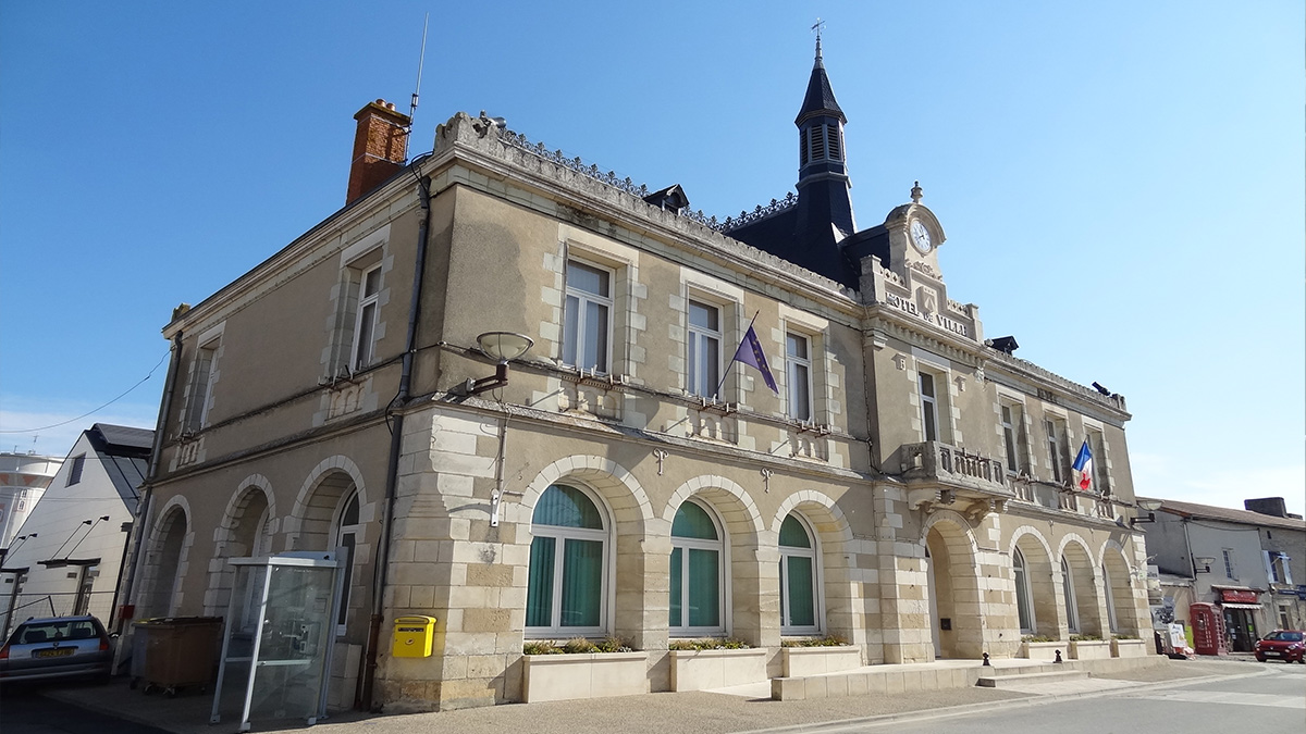 Réhabilitation et extension de la mairie de Neuville-de-Poitou