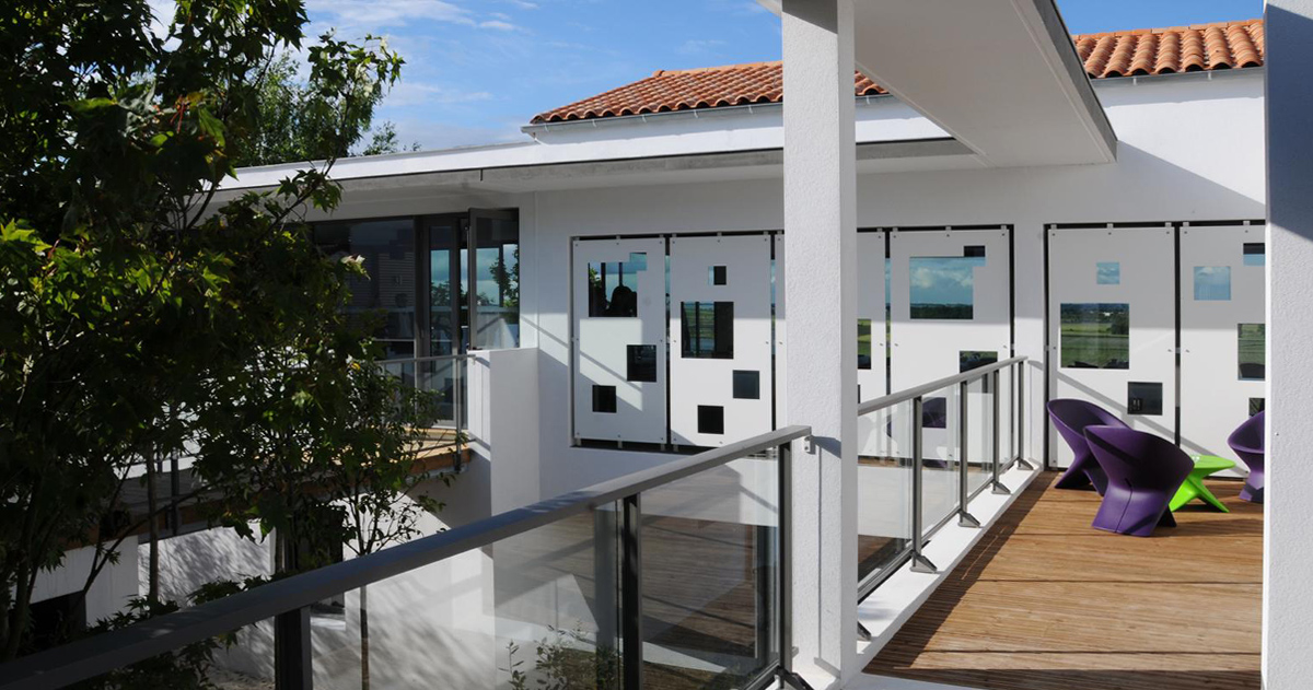 Iléana POPEA / Construction de l'Hôtel Restaurant l'Aquarelle
