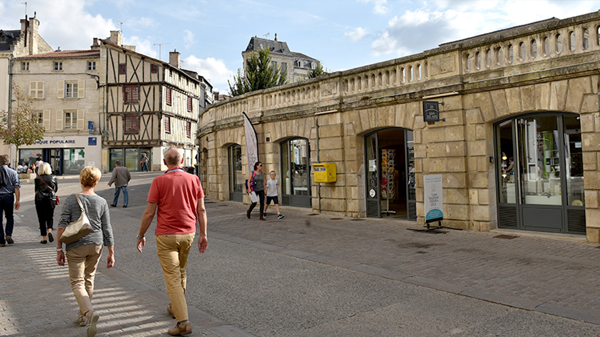 Iléana POPEA / BOUTIQUES DES HALLES DE NIORT