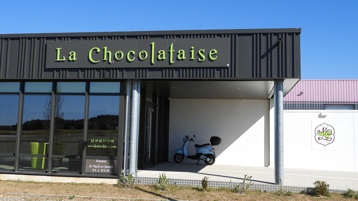 Laboratoire et magasin 