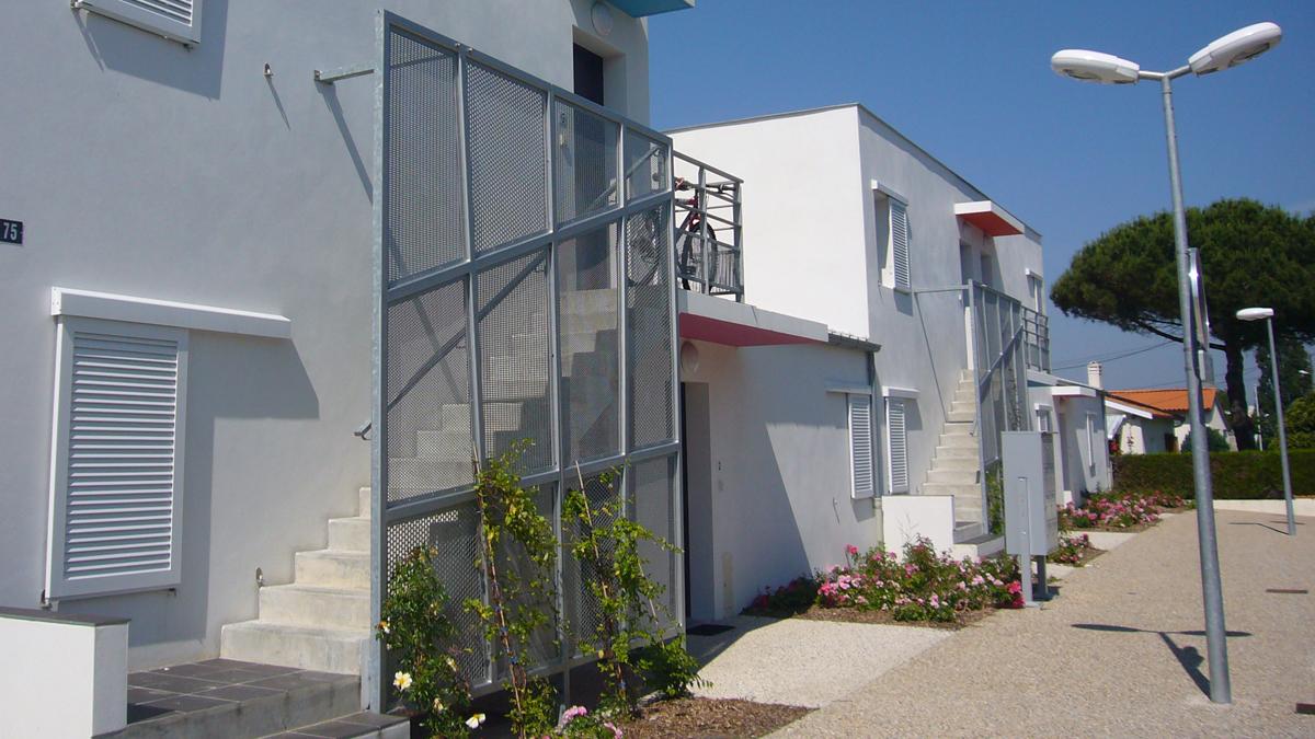 Iléana POPEA / Reconstruction de 60 logements sociaux  à Royan - “La Cité Blanche”