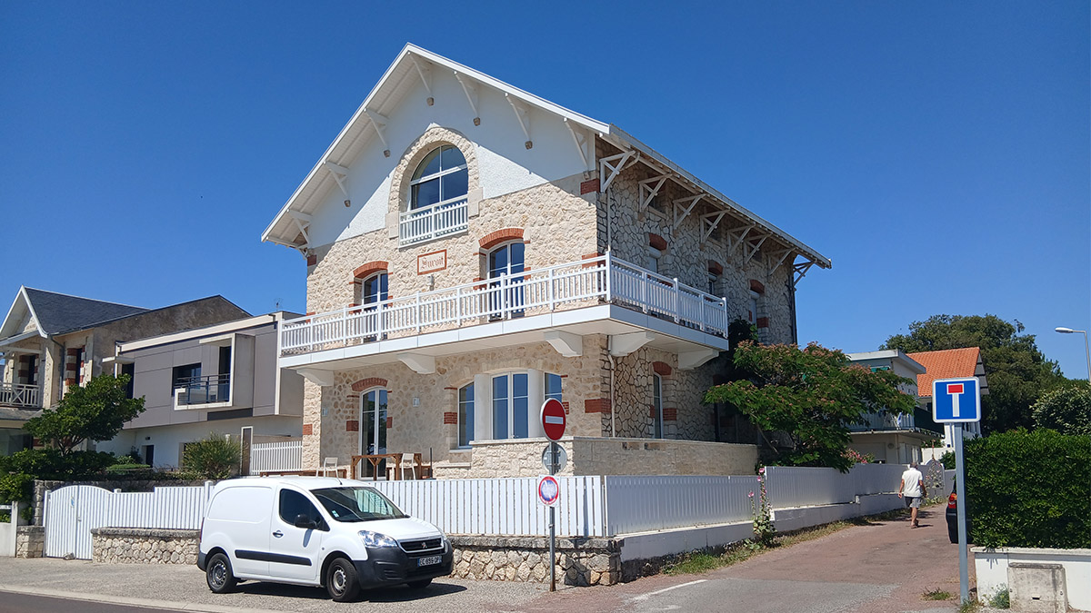 VILLA AR. - Modification de la façade de la villa